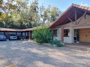 Se Vende Casa Chilena en exclusivo sector de Chicureo.
