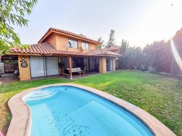 Se vende Casa en Condominio de Chamisero, Chicureo
