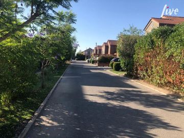 Se vende casa Condominio Chicauma, No perimetral