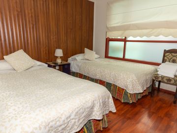 Se Vende Hotel en Puerto Natales, El Milodon