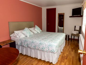 Se Vende Hotel en Puerto Natales, El Milodon