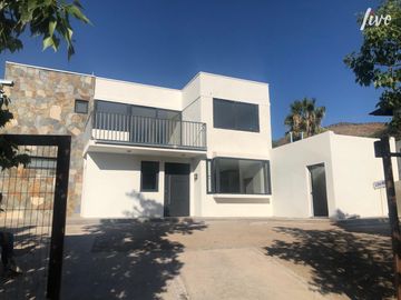 Vendo casa mediterránea nueva La Reserva de Chicureo