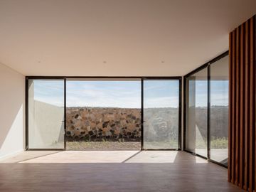 Casa en Venta en Altozano:  Viva con Distinción y Confort