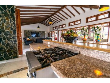 SE VENDE HERMOSA CASA CAMPESTRE EN CONJUNTO CERRADO, MONTENEGRO