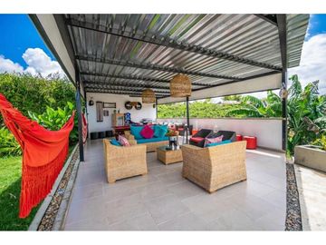 SE VENDE HERMOSA CASA CAMPESTRE EN CONJUNTO CERRADO, MONTENEGRO