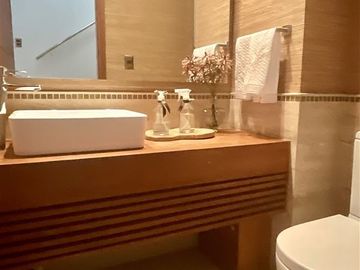 Departamento en Venta en San Carlos De Apoquindo / Colegios Padre Hutado y Juanita De Los Andes