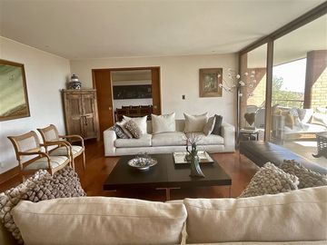 Departamento en Venta en San Carlos De Apoquindo / Colegios Padre Hutado y Juanita De Los Andes