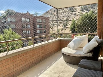 Departamento en Venta en San Carlos De Apoquindo / Colegios Padre Hutado y Juanita De Los Andes