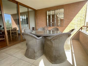 Departamento en Venta en San Carlos De Apoquindo / Colegios Padre Hutado y Juanita De Los Andes