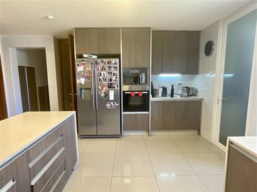 Departamento en Venta en San Carlos De Apoquindo / Colegios Padre Hutado y Juanita De Los Andes
