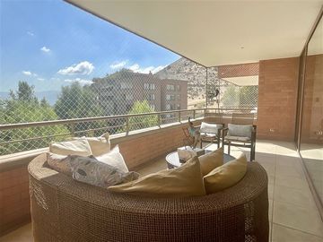 Departamento en Venta en San Carlos De Apoquindo / Colegios Padre Hutado y Juanita De Los Andes