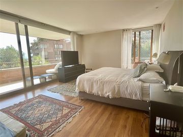 Departamento en Venta en San Carlos De Apoquindo / Colegios Padre Hutado y Juanita De Los Andes