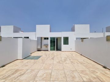 CASA EN VENTA EN PRIVADA A UN COSTADO DEL COLEGIO HUMBOLDT! VIGILANCIA!!