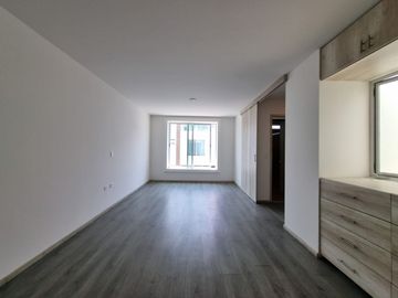 CASA EN VENTA EN PRIVADA A UN COSTADO DEL COLEGIO HUMBOLDT! VIGILANCIA!!