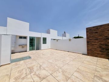 CASA EN VENTA EN PRIVADA A UN COSTADO DEL COLEGIO HUMBOLDT! VIGILANCIA!!