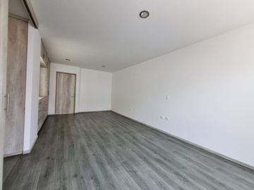 CASA EN VENTA EN PRIVADA A UN COSTADO DEL COLEGIO HUMBOLDT! VIGILANCIA!!