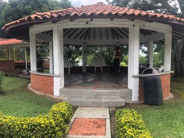 CASA EN ARRIENDO EN EL SECTOR TRES PUERTAS/PEREIRA