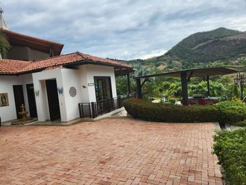 CASA CAMPESTRE en VENTA en Anapoima CONDOMINIO ALTOS DEL CONDADO