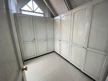 CASA CONDOMINIO en ARRIENDO/VENTA en Bogotá Calatrava