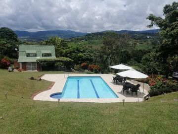 CASA CAMPESTRE en VENTA en Arbeláez Vereda San Roque