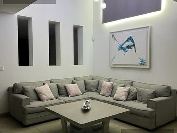 VENTA DE HERMOSA CASA EN PUNTA DEL ESTE
