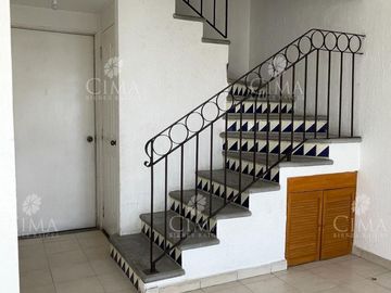 Venta casa en condominio en Lomas Tetela - V323