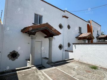 Venta casa en condominio en Lomas Tetela - V323