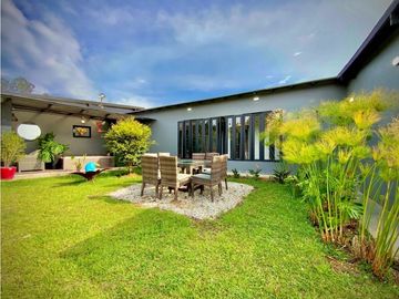Venta Casa Campestre Con Lago SemiParcelacion Via La Ceja Llanogrande