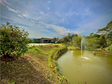 Venta Casa Campestre Con Lago SemiParcelacion Via La Ceja Llanogrande