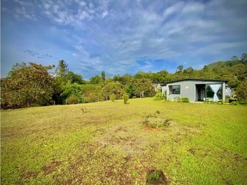 Venta Casa Campestre Con Lago SemiParcelacion Via La Ceja Llanogrande