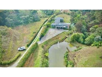 Venta Casa Campestre Con Lago SemiParcelacion Via La Ceja Llanogrande