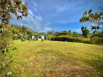 Venta Casa Campestre Con Lago SemiParcelacion Via La Ceja Llanogrande