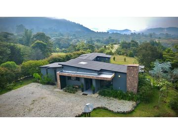 Venta Casa Campestre Con Lago SemiParcelacion Via La Ceja Llanogrande