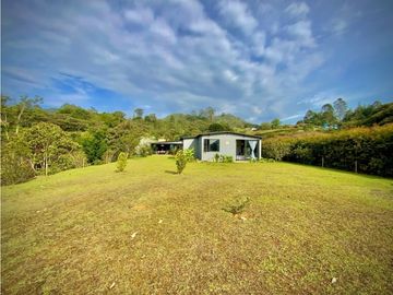 Venta Casa Campestre Con Lago SemiParcelacion Via La Ceja Llanogrande