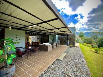 Venta Hermosa Casa Campestre como nueva Parcelacion La Ceja
