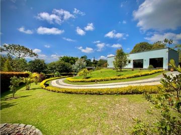 Venta Hermosa Casa Campestre como nueva Parcelacion La Ceja