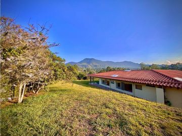Venta Casa Campestre Parcelación La Ceja