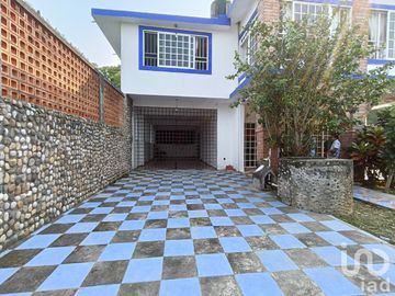 CASA EN VENTA EN LOS MEDANOS, TECOLUTLA, VER.