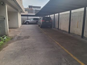 Dpto. 3 dorm. 2 b. 3 cdas. Metro Los Leones. Bajó Valor!!