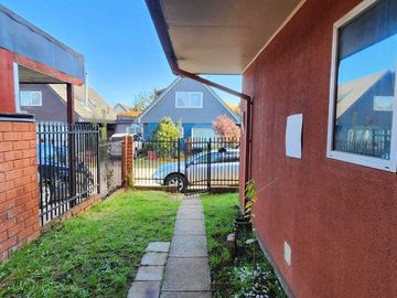 OPORUINIDAD Vendemos casa en parque Krahmer, a 10 minuntos del centro,5 minhospital y colegios en Valdivia