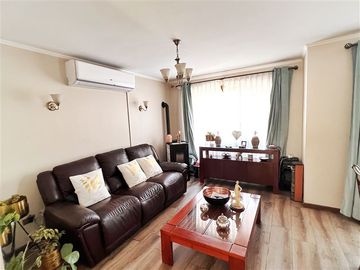 Casa en Venta en Harás de Huechuraba!con piscina!