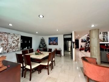 Casa en venta en La Isla Lomas de Angelópolis, lujo y confort en gran zona.