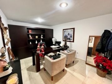 Casa en venta en La Isla Lomas de Angelópolis, lujo y confort en gran zona.