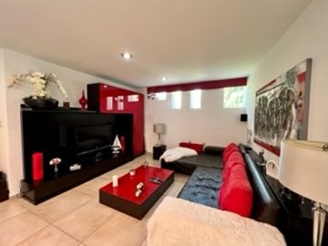 Casa en venta en La Isla Lomas de Angelópolis, lujo y confort en gran zona.