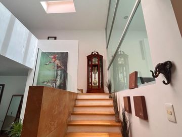 Casa en venta en La Isla Lomas de Angelópolis, lujo y confort en gran zona.