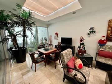Casa en venta en La Isla Lomas de Angelópolis, lujo y confort en gran zona.