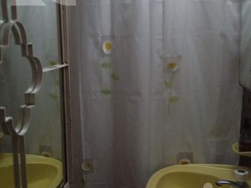 Venta de Casa  - 5  ambientes - con fondo parquizado -  Lanús Oeste