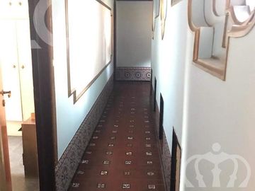 Venta de Casa  - 5  ambientes - con fondo parquizado -  Lanús Oeste