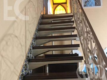 Venta de Casa  - 5  ambientes - con fondo parquizado -  Lanús Oeste