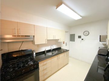 BETANIA / MIRAFLORES / 326m2 / 2 NIVELES / 3 HABITACIONES
